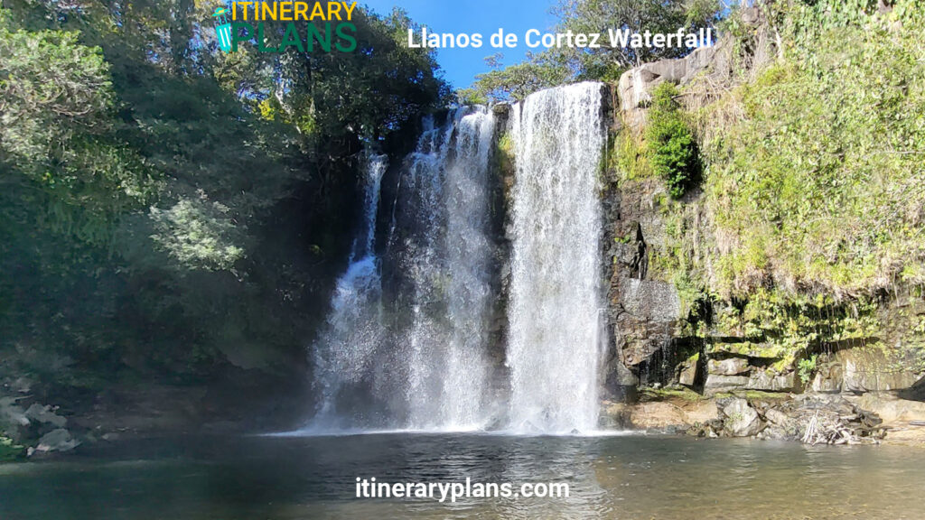 Llanos-de-Cortez-Waterfall