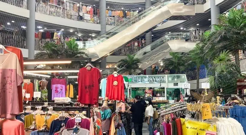 Pratunam Market: Wholesale Garment Market in Thailand