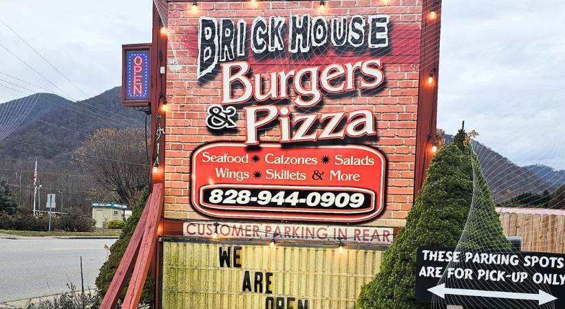 BrickHouse Burgers & Pizza