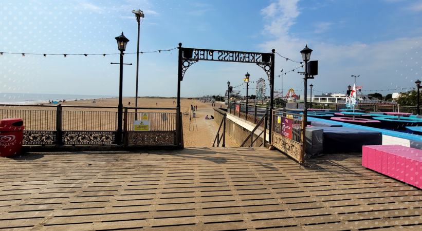 skegness pier image