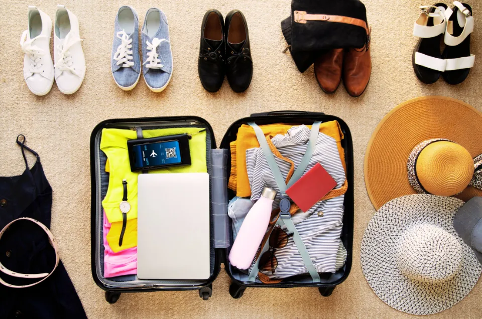 packing your honeymoon trip lugges