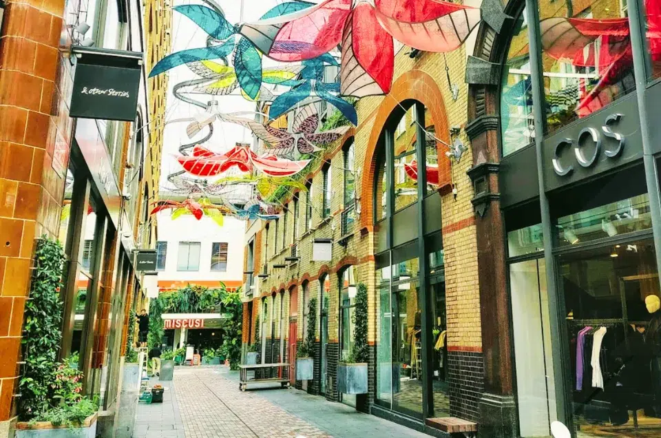 ST Martin's Courtyard for Seeking a Unique Experience