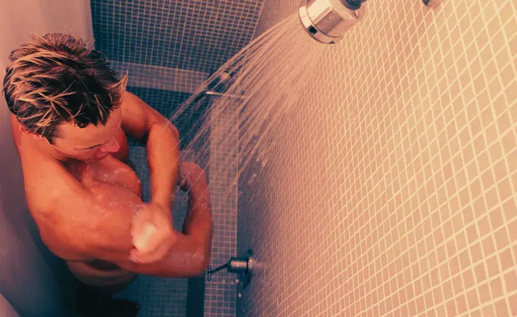 Can you shower at Dubai airport